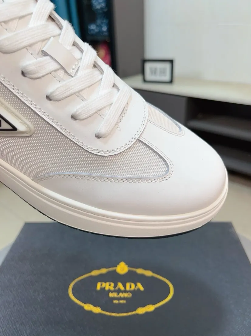 Men's shoes 💰420🌹🌹High-quality new Prada counters are launched simultaneously. The new men's shoes and 😘fabrics are selected from imported mesh and glue-spraying technology. Imported cowhide lining. 👍🏿High-end☄️Open-molded non-slip rubber outsole, exquisite lines, simple and elegant, comfortable and high-end for leisure travel. Code number: 38 to 44